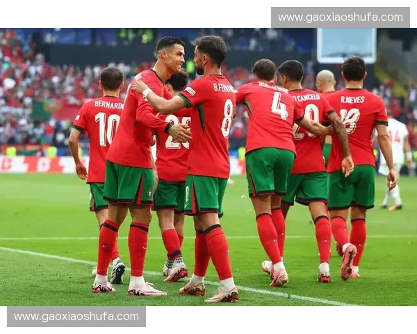 欧冠足球联赛新赛季豪门对决与战术革新全景解析球星表现与历史传承观察